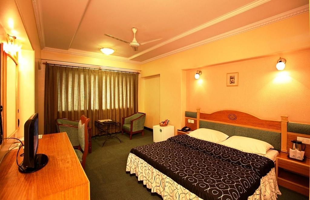 Brijwasi Royal Hotel Mathura Exterior foto