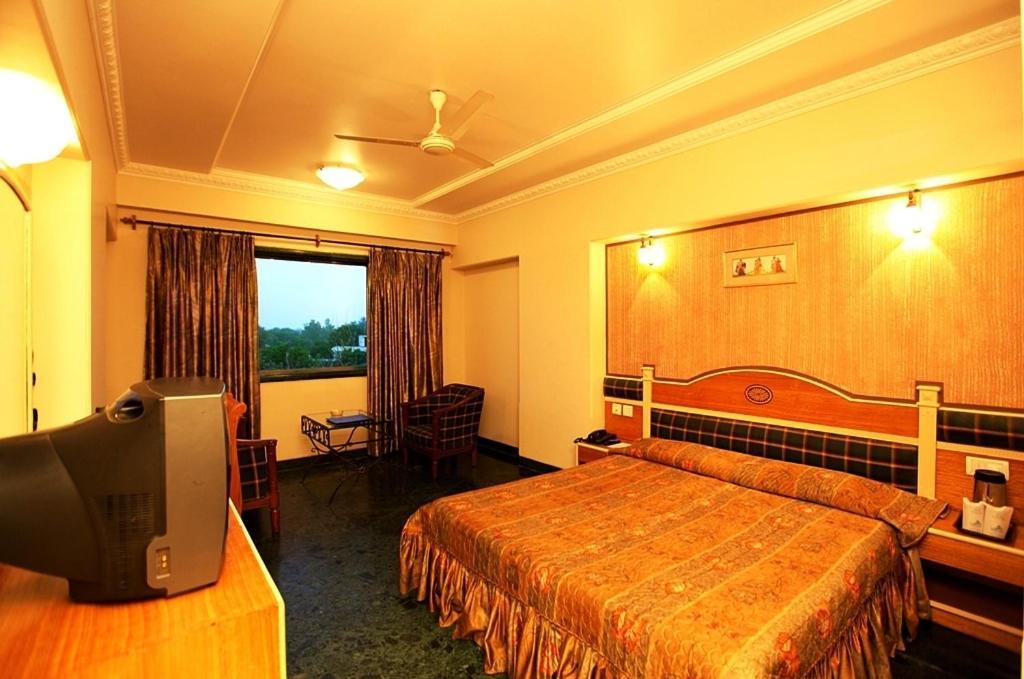 Brijwasi Royal Hotel Mathura Exterior foto